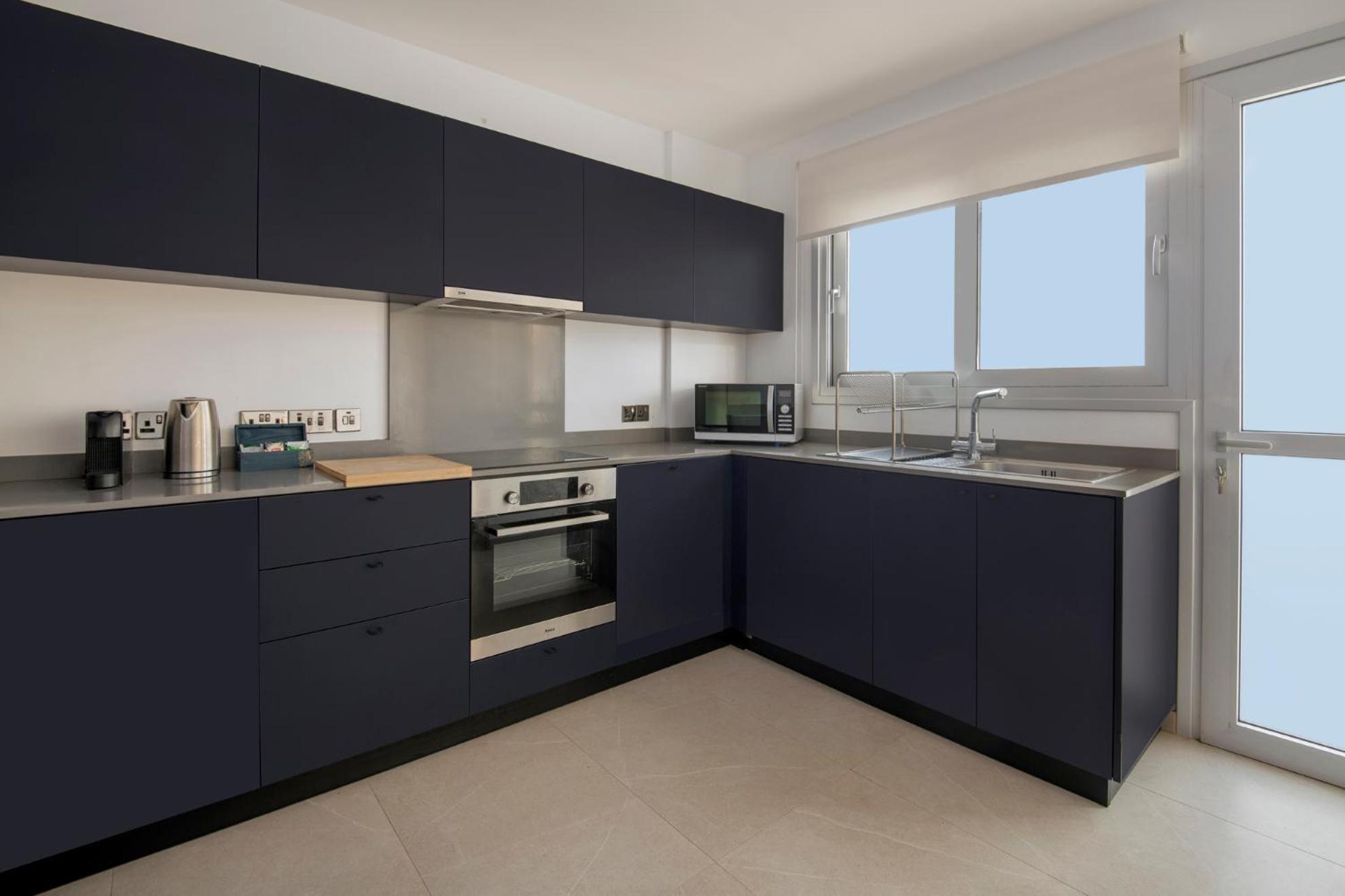 Amazing Two Bedroom Apartment Larnaca Luaran gambar